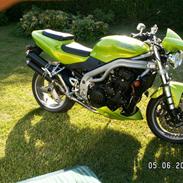 Triumph speed triple
