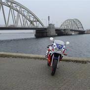 Yamaha fzr us