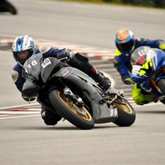 Yamaha R6 (udlejnings-mcén)