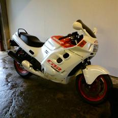 Honda cbr1000f