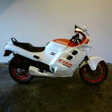 Honda cbr1000f