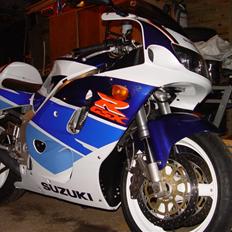 Suzuki gsxr 750