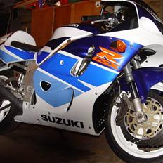 Suzuki gsxr 750