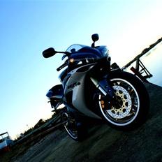 Yamaha R1 (YZF)