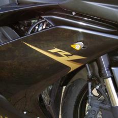 Yamaha YZF R1 - Graphite - RN19