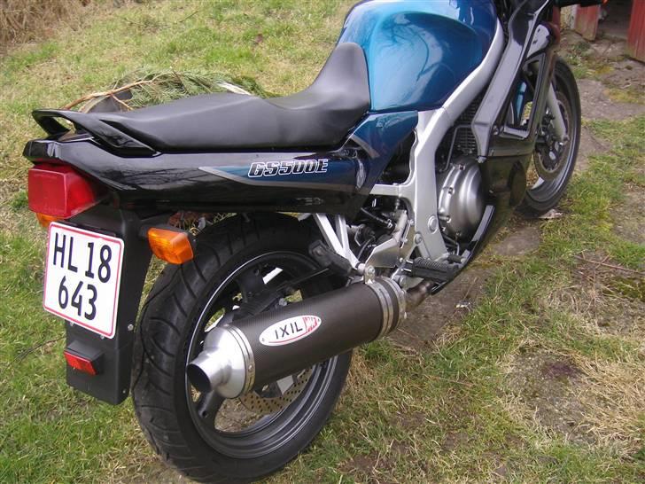Suzuki GS 500 E *Solgt* - "brum brum" siger hun. billede 2
