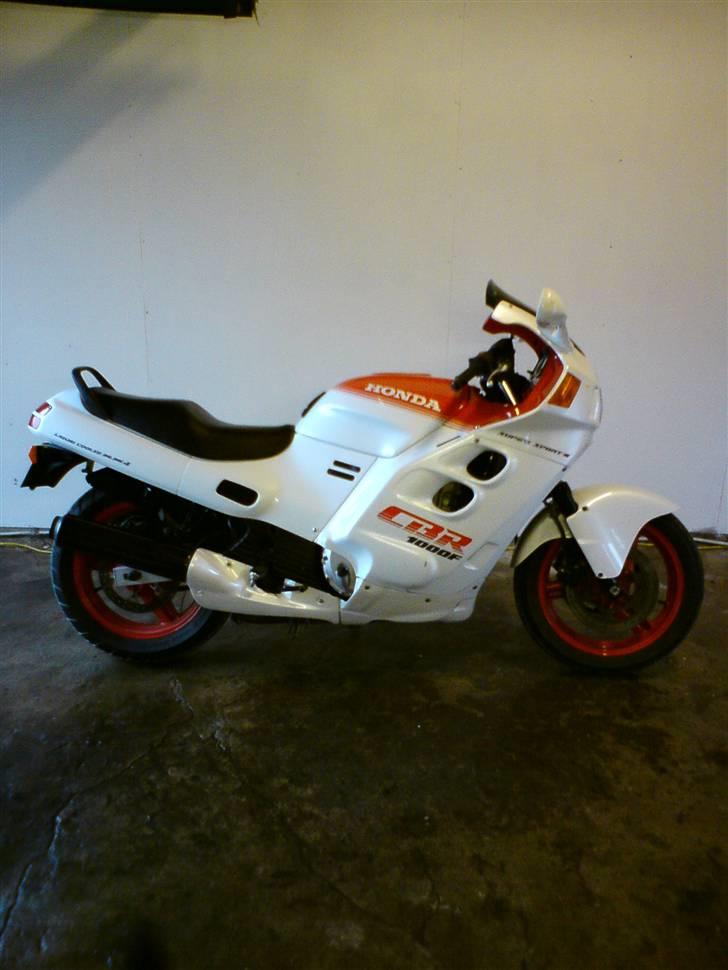 Honda cbr1000f billede 2