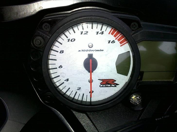 Suzuki GSXR750 *SOLGT* billede 8