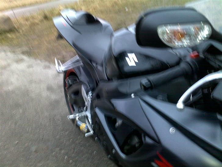 Suzuki GSXR750 *SOLGT* billede 11