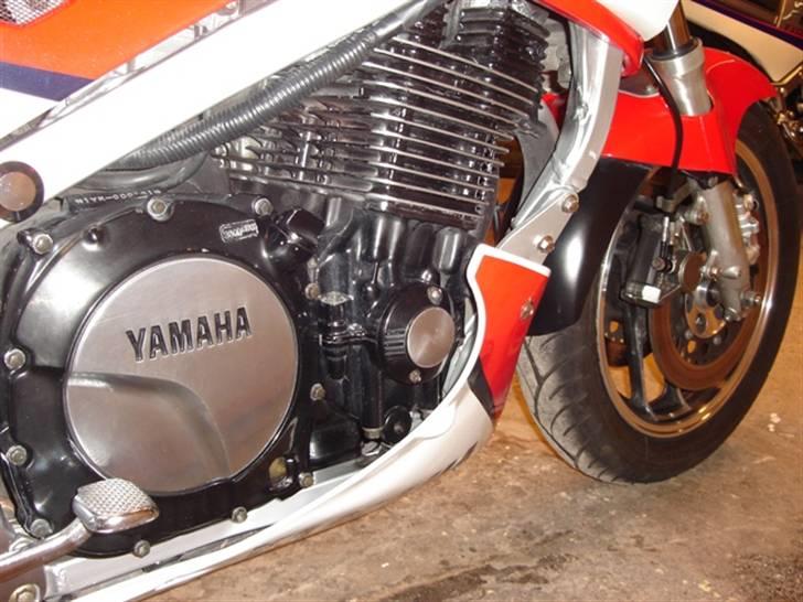 Yamaha FJ 1200 - SOLGT billede 4