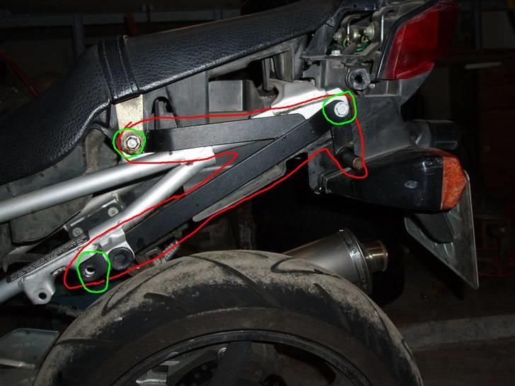 Honda CBR 600 F3 (F2.5) - Her er så den underlige konstruktion, som jeg  gerne vil vide hvad er til.. :) billede 7