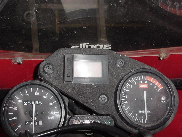 Aprilia RS 125 Extrema (SOLGT) - De første billeder fra da den holdte på værksted :) billede 6