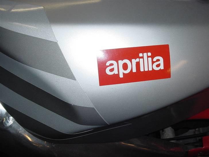 Aprilia RS 125 Extrema (SOLGT) - De første billeder fra da den holdte på værksted :) billede 8