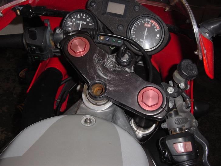 Aprilia RS 125 Extrema (SOLGT) - De første billeder fra da den holdte på værksted :) billede 9