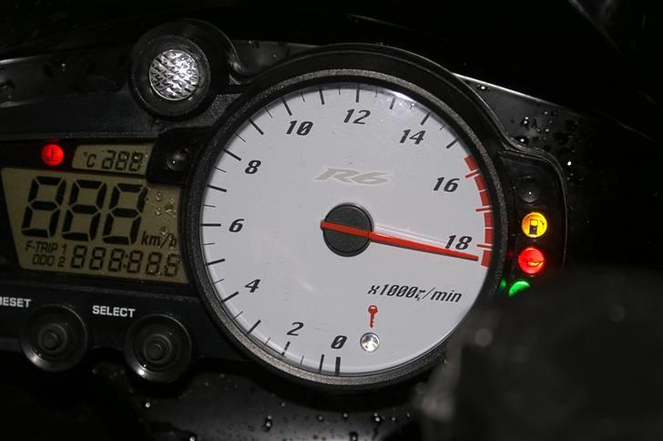 Yamaha YZF R6 billede 11