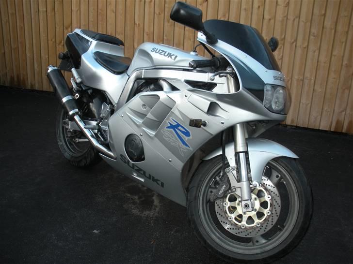 Suzuki GSXR 400R billede 3