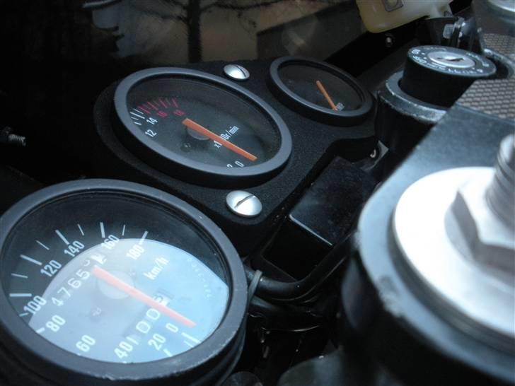 Suzuki GSXR 400R billede 5