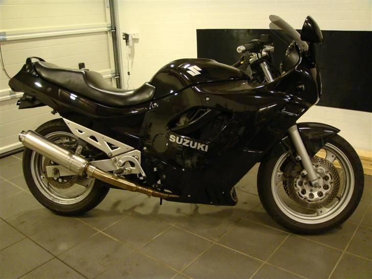 Suzuki GSX 750 F - Solgt billede 1