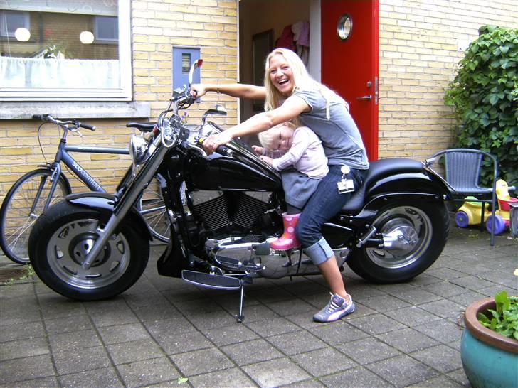 Suzuki 1500 - familien kan lige nå styret på 110 cm billede 3