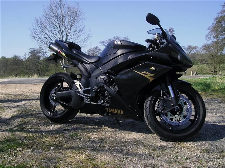 Yamaha YZF R1 - Graphite - RN19   billede 1