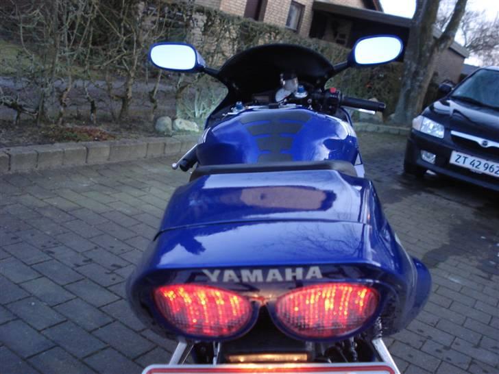 Yamaha YZF R6 Solgt - anden baglygte billede 8