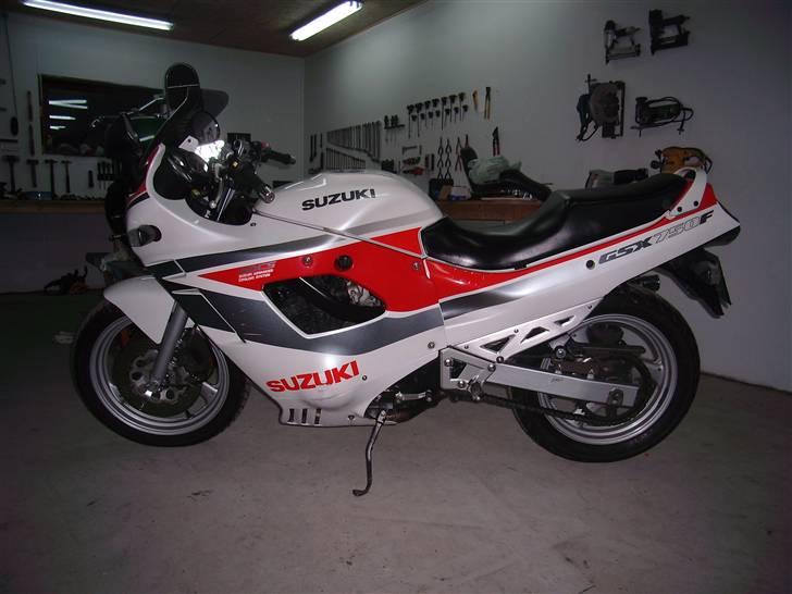 Suzuki gsx 750f (solgt) billede 2