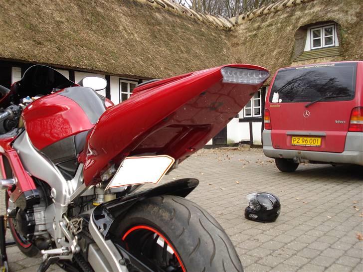 Yamaha R1 black / candy red billede 12