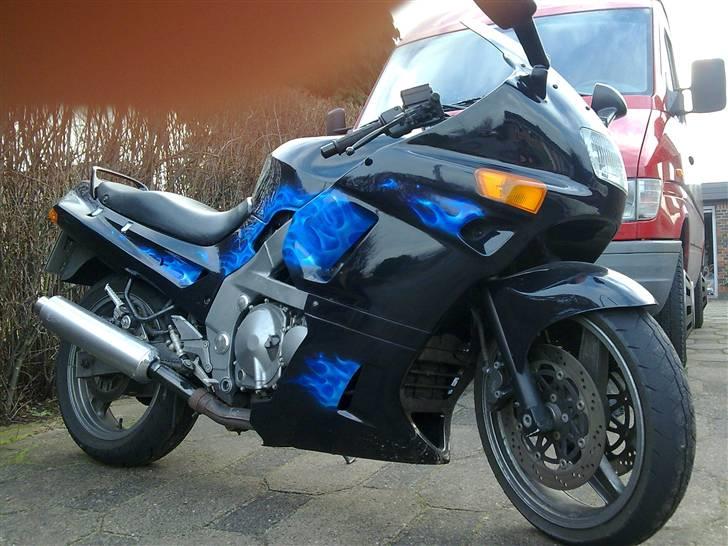 Kawasaki ZZR 600 - Sådan ser siden ud billede 3