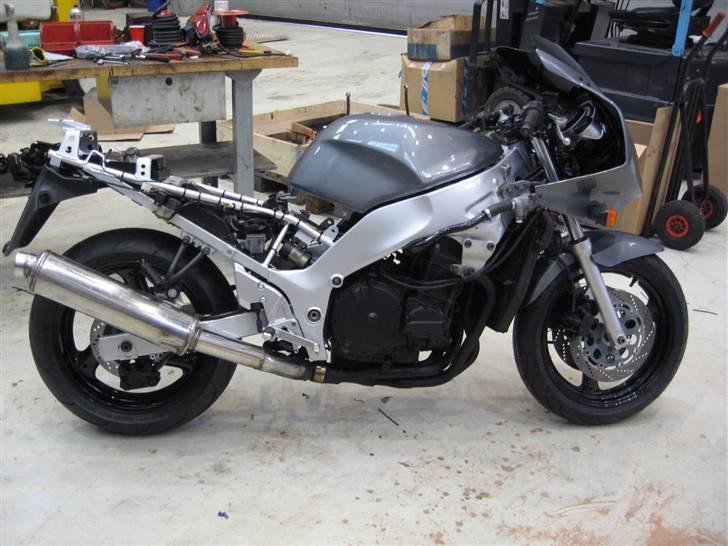 Suzuki RF 600 R billede 9