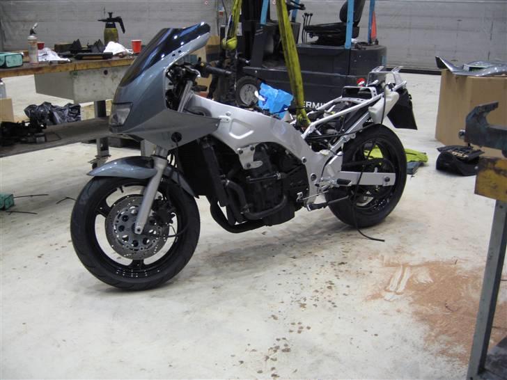 Suzuki RF 600 R billede 10