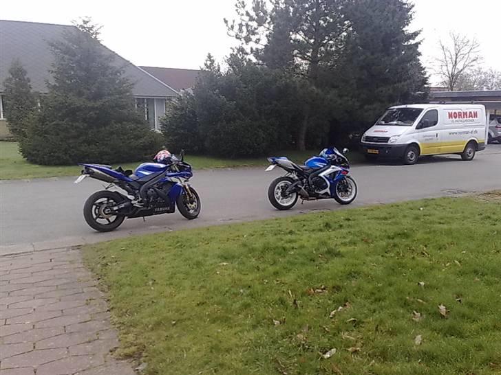 Suzuki gsxr 750 (solgt) - gsxr og R1 fra 05 der får jeg sku røv ... billede 11