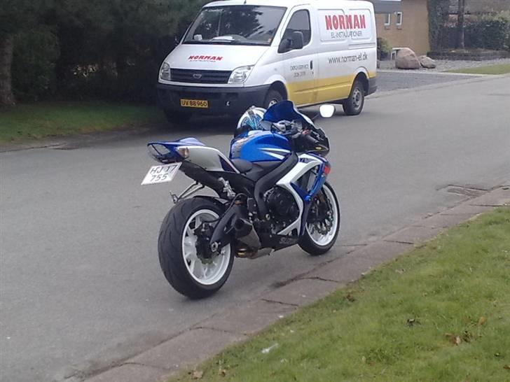 Suzuki gsxr 750 (solgt) - første tur i 09 ... lige oppe og sig hej til en makker Ronni g  billede 12