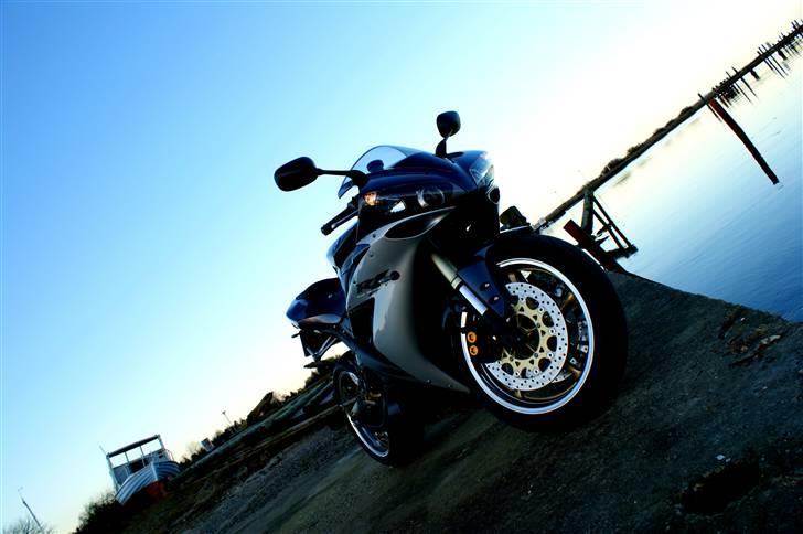Yamaha R1 (YZF) billede 2