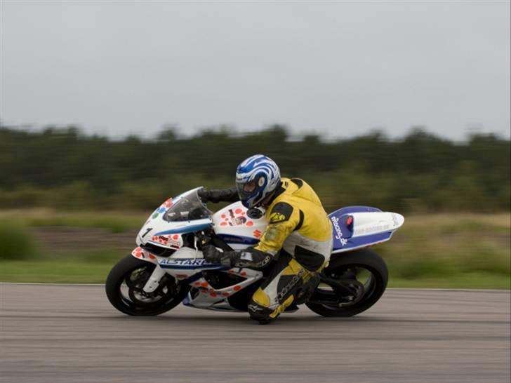 Suzuki GSXR 750 K7 billede 1