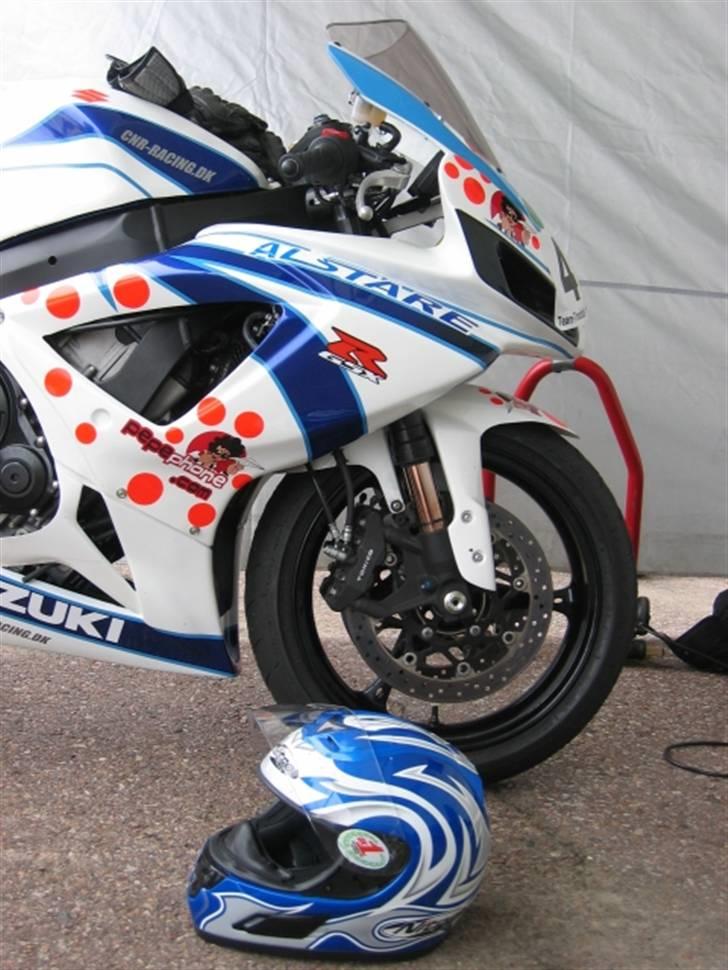 Suzuki GSXR 750 K7 billede 4