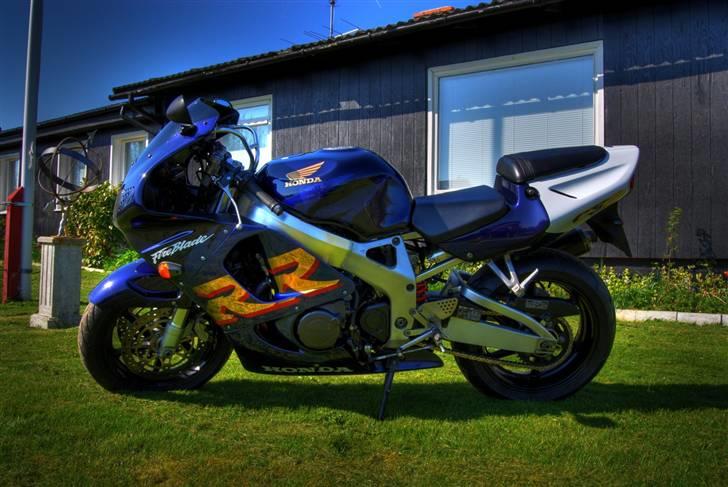 Honda CBR900RR Fireblade SOLGT billede 4