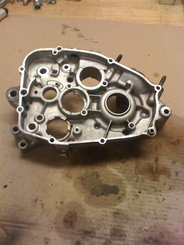 Yamaha DT 125 LC - Motoren skildt ad... Klar til nye lejre og pakninger. billede 10