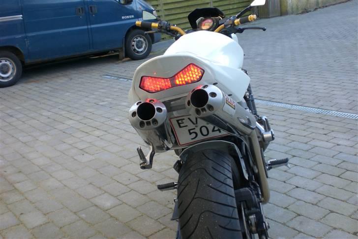 Kawasaki z 750 - nummer pladen skal så flyttes, det koster 500, når onkel haps ser det.. :-) billede 14