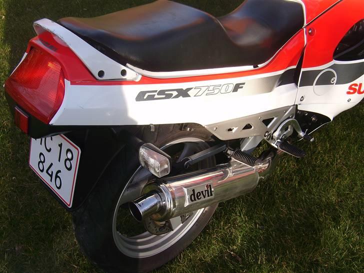 Suzuki gsx 750f (solgt) billede 8