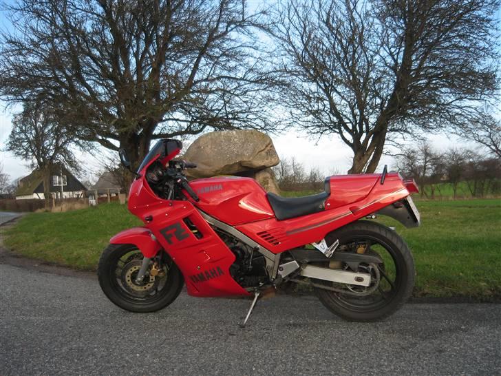 Yamaha FZ 750 solgt billede 3