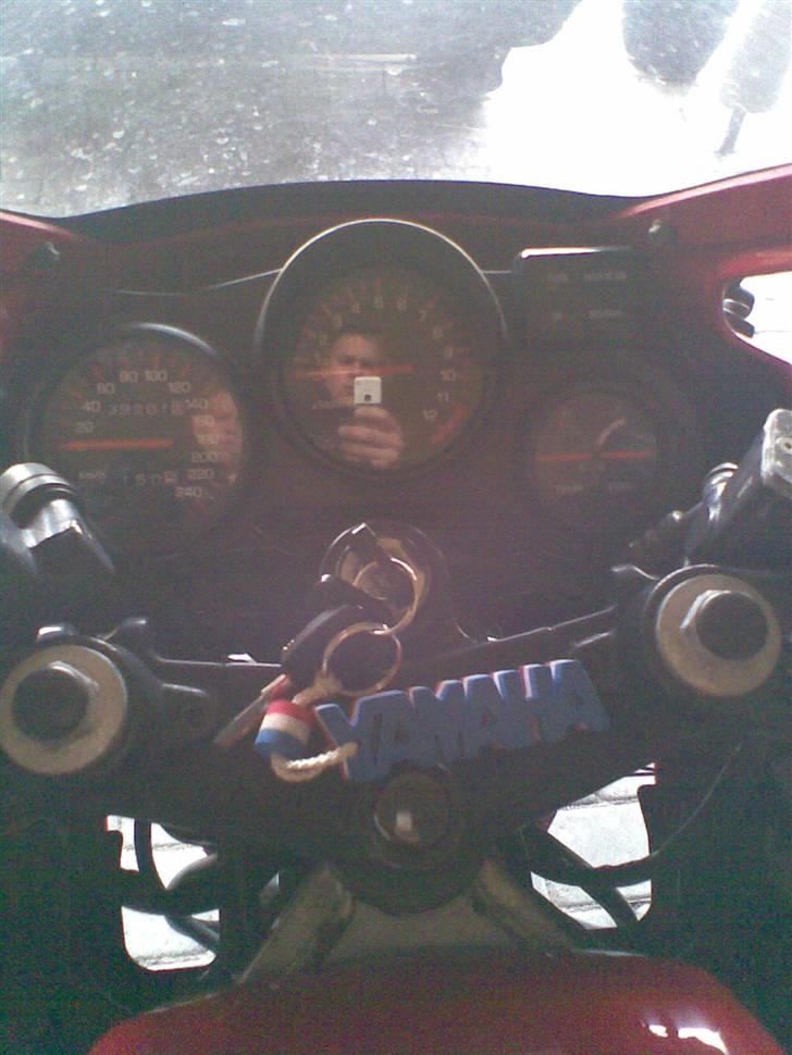 Yamaha FZ 750 solgt billede 9