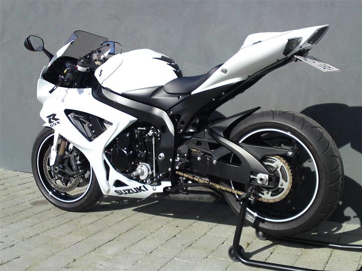Suzuki GSXR 750 K7 ( Solgt ) billede 8