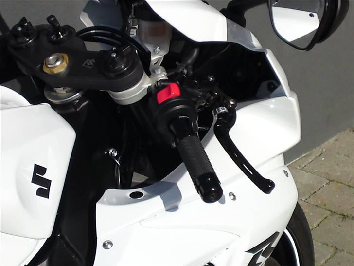 Suzuki GSXR 750 K7 ( Solgt ) - PP Racing greb & Rizoma håndtag billede 13