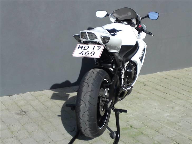 Suzuki GSXR 750 K7 ( Solgt ) - Sorte blink & baglygte samt Rizoma nummerplade holder / lys billede 16