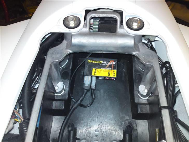 Suzuki GSXR 750 K7 ( Solgt ) - Speedohealer for korrekt spedometer visning billede 17