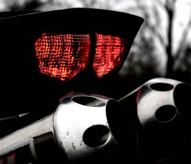 Yamaha R6 - Bagenden billede 3