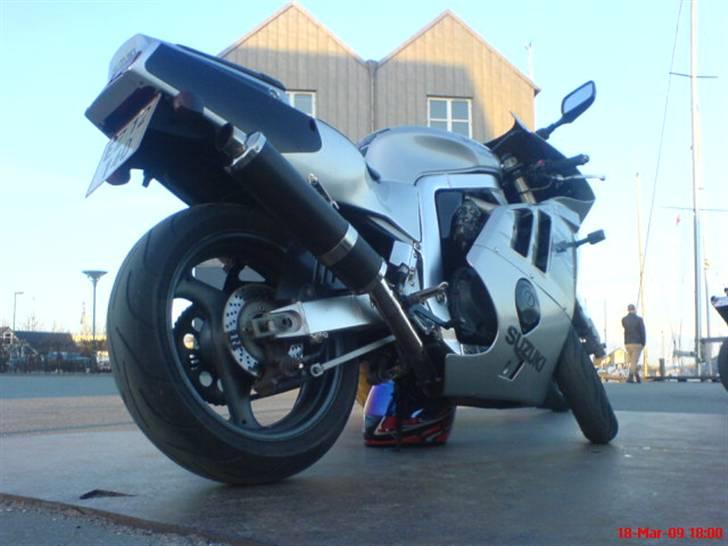 Suzuki GSXR 400R billede 9
