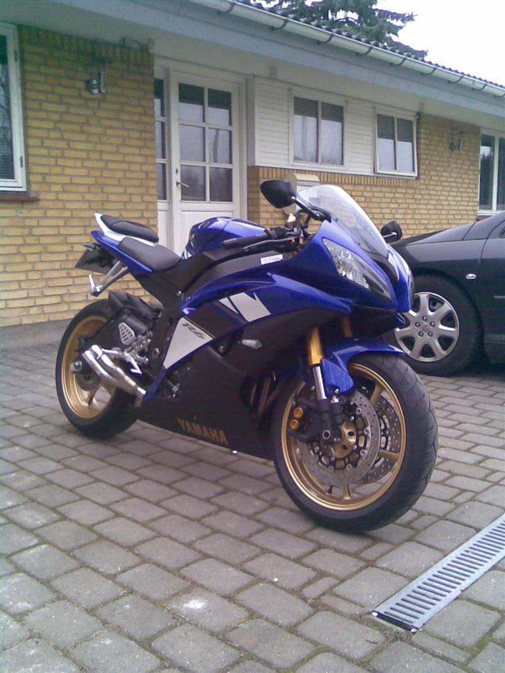 Yamaha R6 billede 1