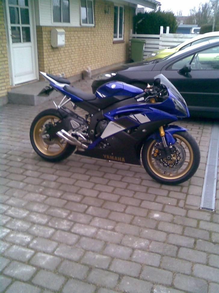 Yamaha R6 billede 3
