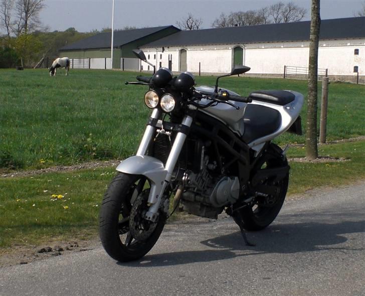 Hyosung gt 650 billede 1